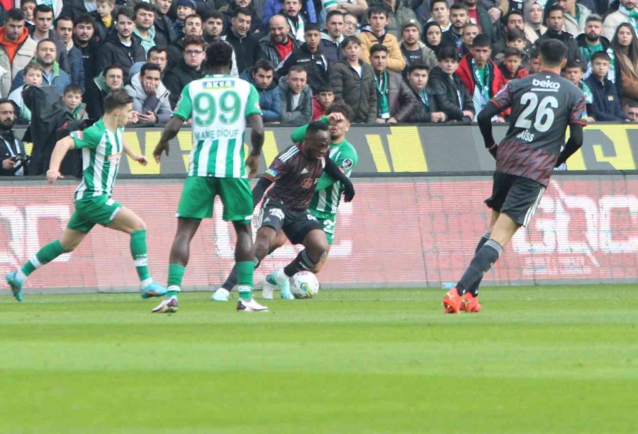 Spor Toto Süper Lig: Konyaspor: 1 - Beşiktaş: 0 (ilk Yarı)