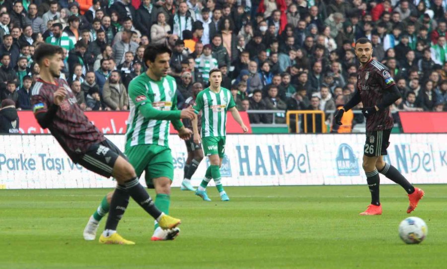Spor Toto Süper Lig: Konyaspor: 1 - Beşiktaş: 0 (ilk Yarı)