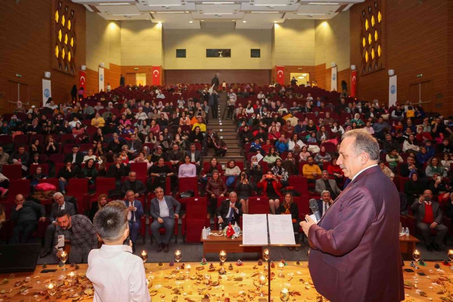 Başkan Yalçın’ın Minik Öğrenci İle Şiir Düeti