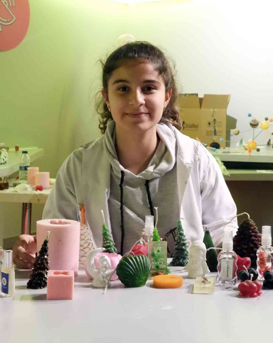 Fen Bilimleri Atölyesi’nden Hediyelikler