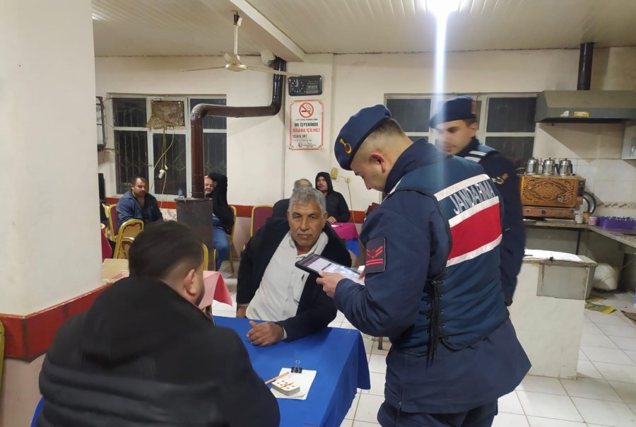 Antalya’da 7 Bin 760 Kişinin Sorgusu Yapılıp, Aranan 11 Şahıs Yakalandı