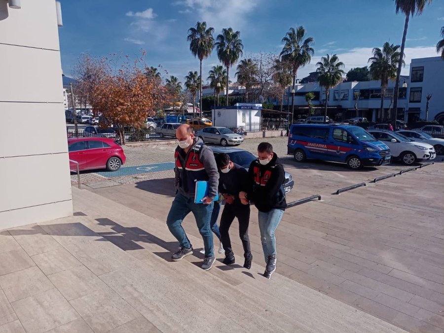 Antalya’da Polis Otosuna Kurşun Yağdıran 4 Saldırgan Tutuklandı