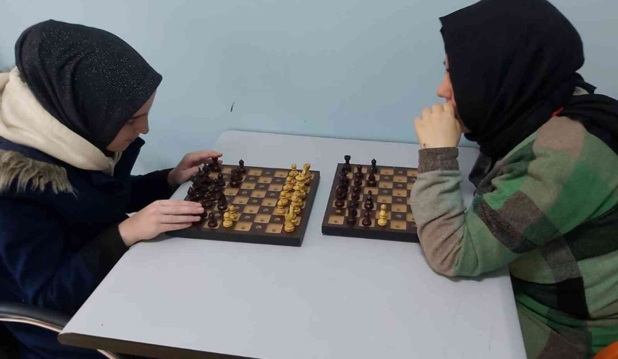 Karaman’da Görme Engelliler İçin Satranç Eğitimi