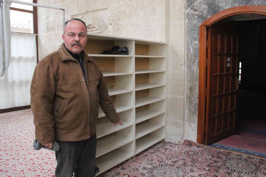 Polis, 10 Günlük Bebeği Cami Kapısına Terk Eden Anneyi Arıyor