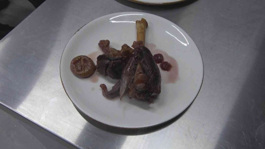 Bu Da Vişneli Kuzu İncik