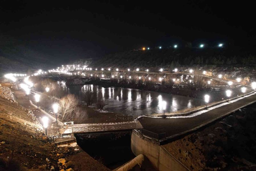 Zincidere 100. Yıl Mesire Alanı Gece Işıl Işıl