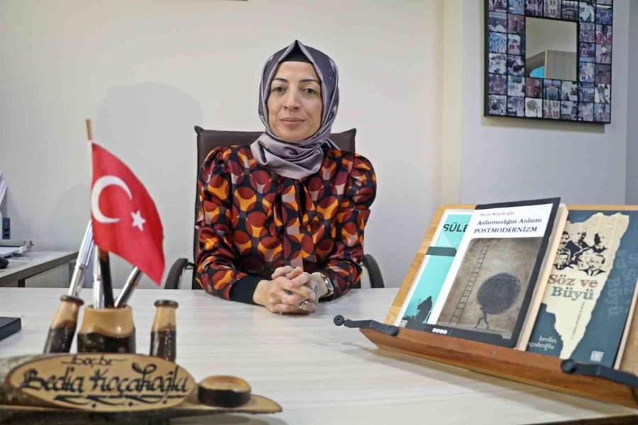 28 Şubat’ta Başörtüsüz Sıralardan, Başörtülü Akademisyenliğe