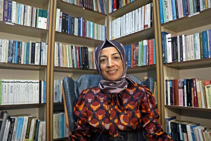 28 Şubat’ta Başörtüsüz Sıralardan, Başörtülü Akademisyenliğe