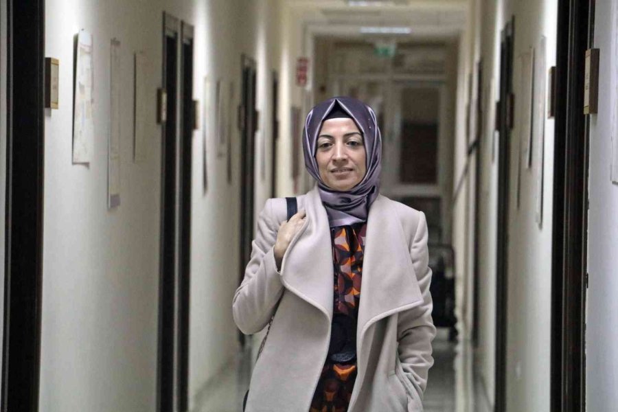 28 Şubat’ta Başörtüsüz Sıralardan, Başörtülü Akademisyenliğe