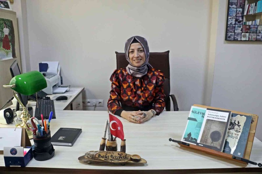 28 Şubat’ta Başörtüsüz Sıralardan, Başörtülü Akademisyenliğe