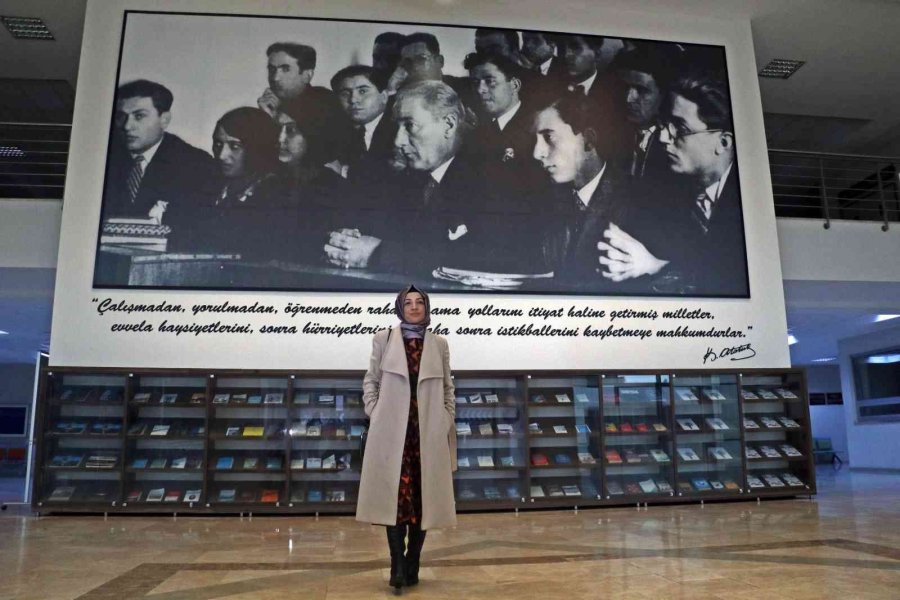 28 Şubat’ta Başörtüsüz Sıralardan, Başörtülü Akademisyenliğe