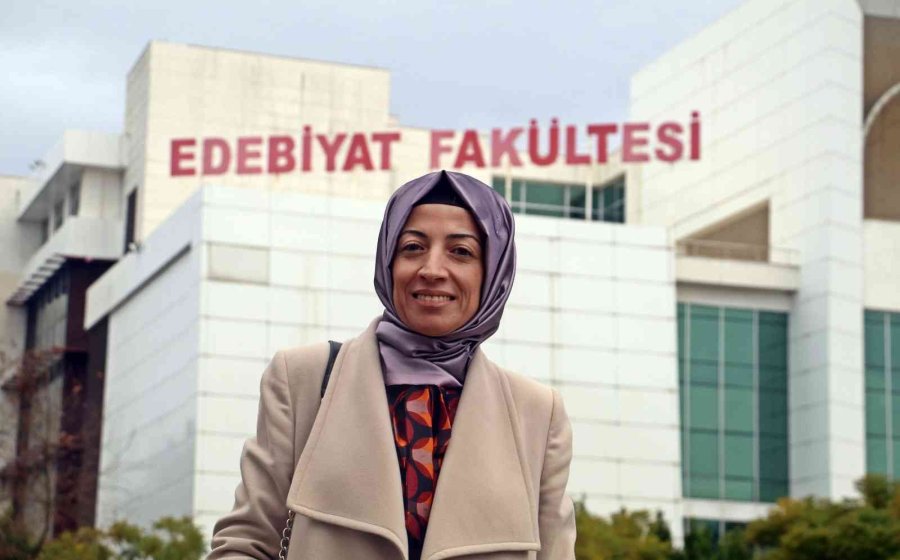 28 Şubat’ta Başörtüsüz Sıralardan, Başörtülü Akademisyenliğe