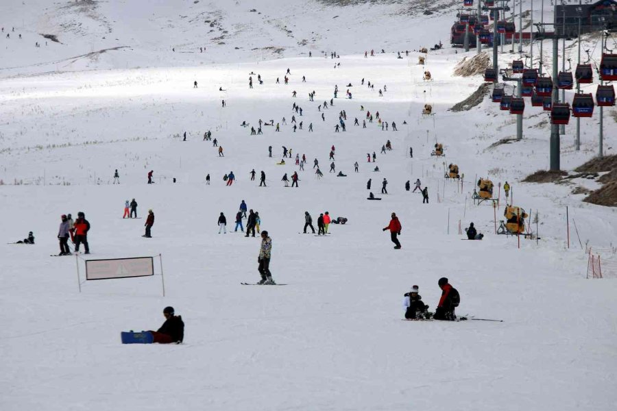 Erciyes’e Turist Akını