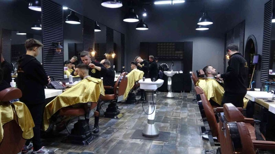 Tasarımcı Kuaför Osman Balcı, 2023 Yılı Saç Trendlerini Değerlendirdi