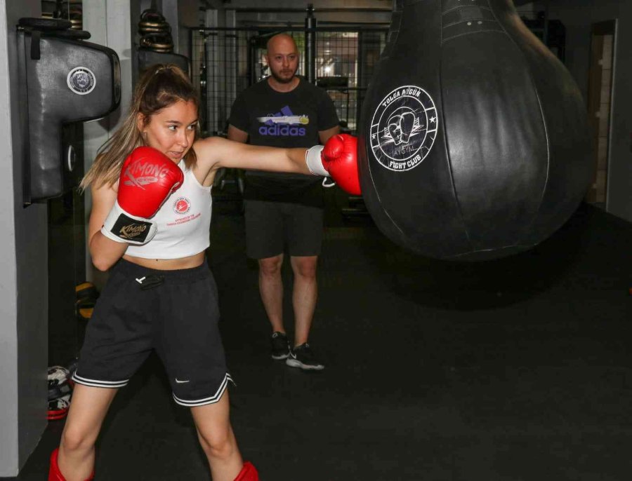 Eskişehir’den 4 Genç Sporcu Türkiye Kickboks Şampiyonası’nda Mücadele Edecek