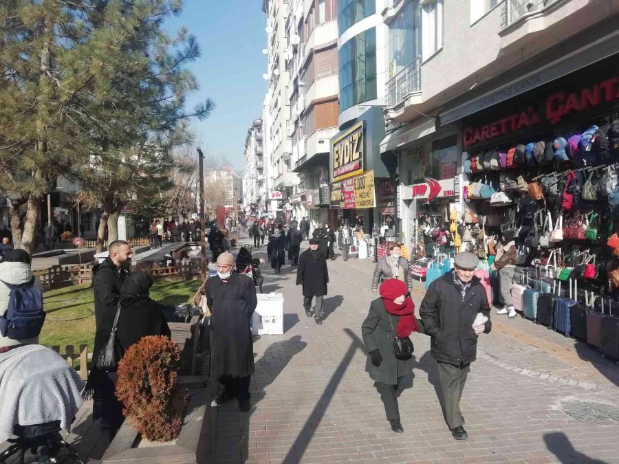 Eskişehirliler Güneşli Havanın Tadını Çıkardı