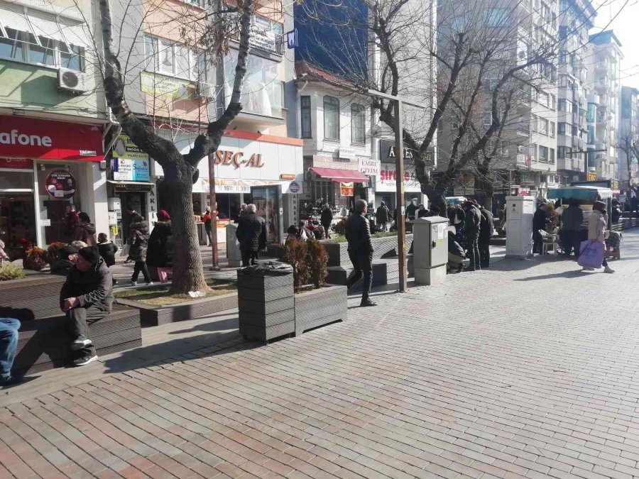 Eskişehirliler Güneşli Havanın Tadını Çıkardı