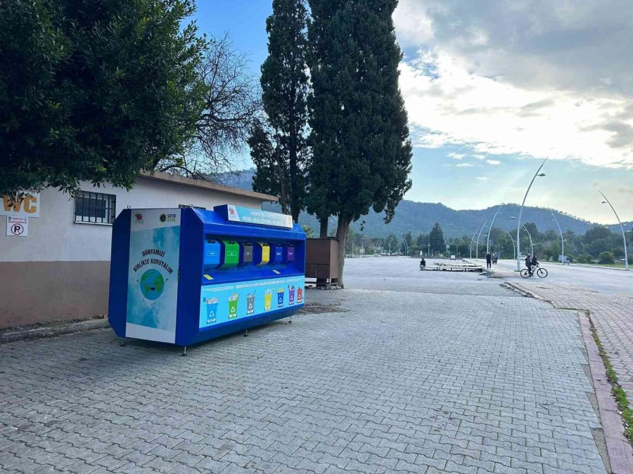 Kemer’de 3 Mahalleye ‘mobil Atık Getirme Merkezi’ Yerleştirildi