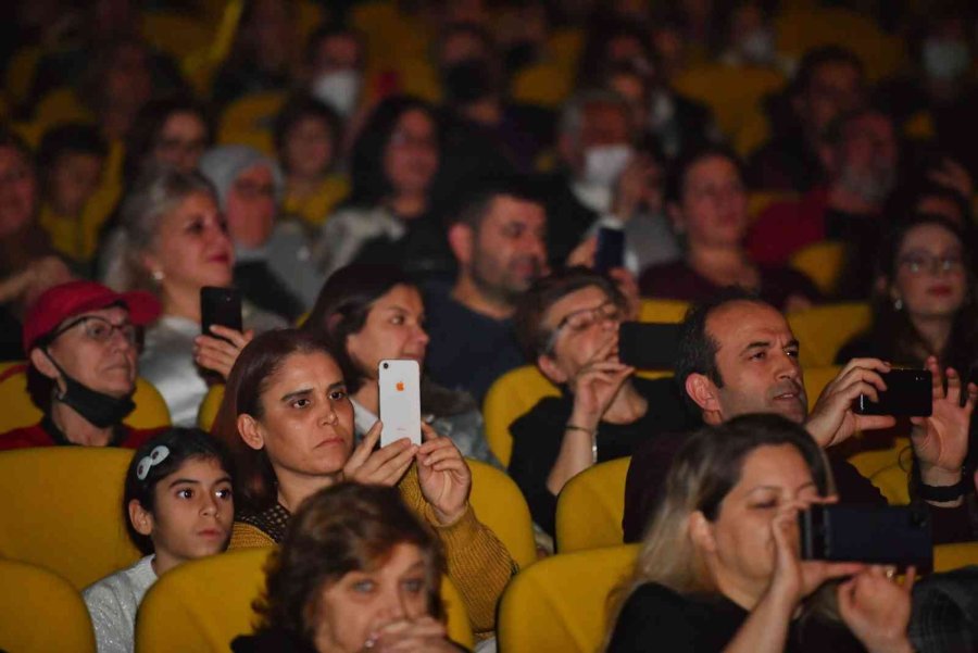 Konyaaltı Nazım Hikmet’i Andı