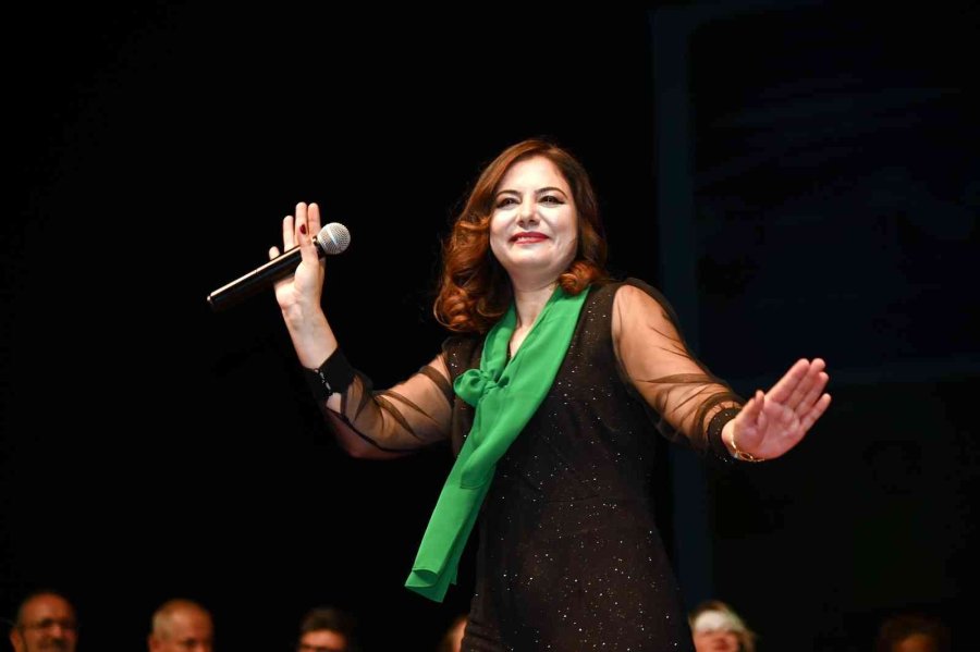 Manavgat’ta Sanat Müziği Rüzgarı Esti