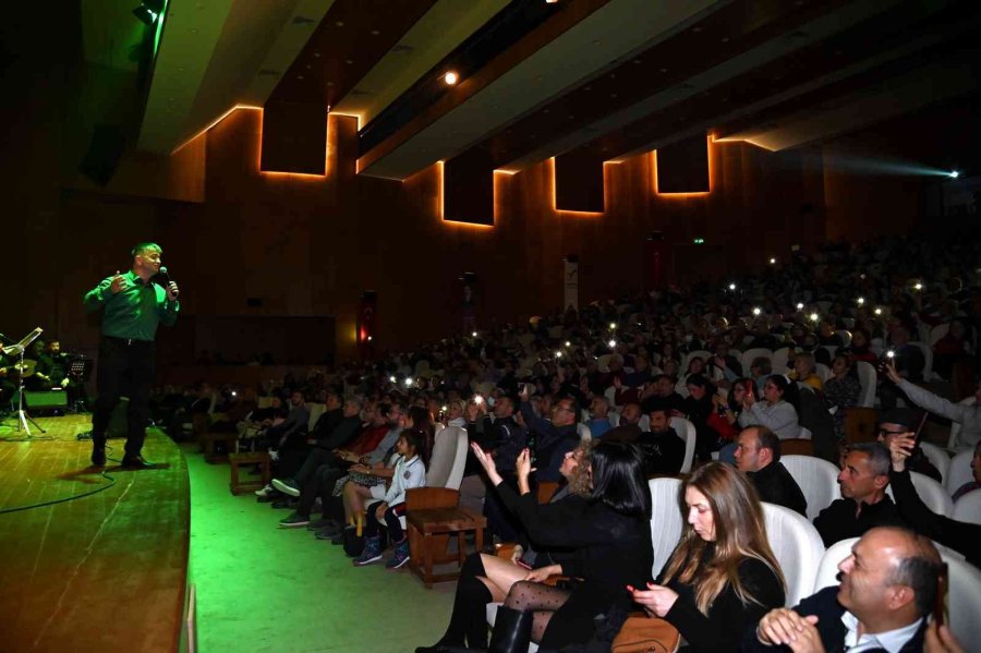 Manavgat’ta Sanat Müziği Rüzgarı Esti