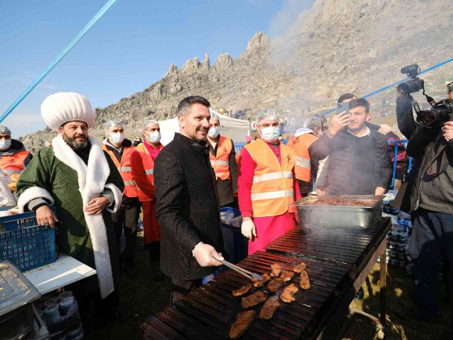 Sivrihisar Dövme Sucuk Festivali’nde Zara Ve Özgür Can Çoban Sahne Alacak