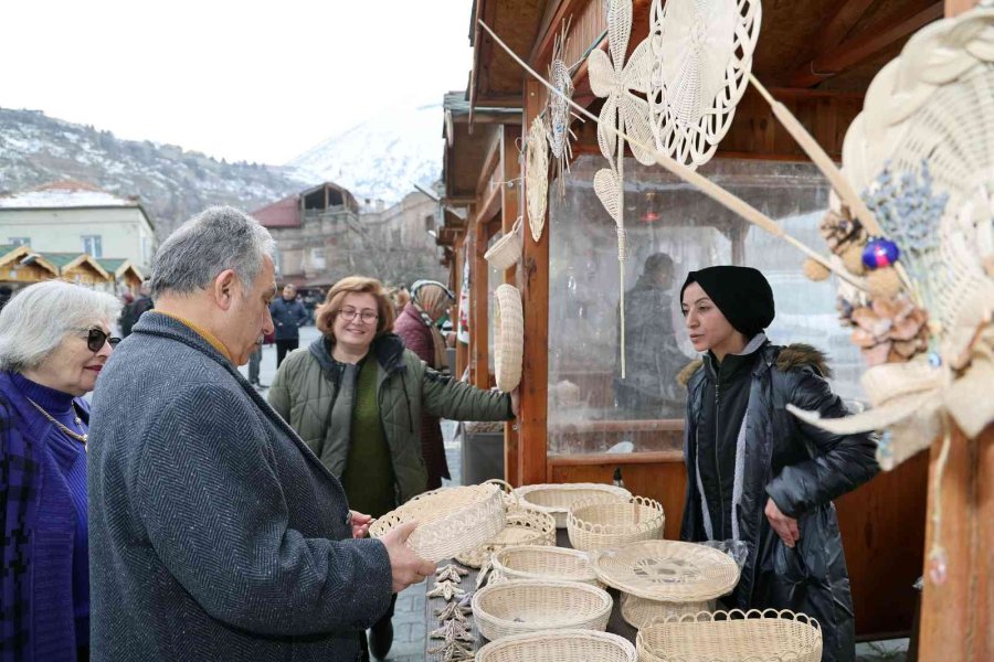 ‘maharetli Eller’ Bir Yaşında
