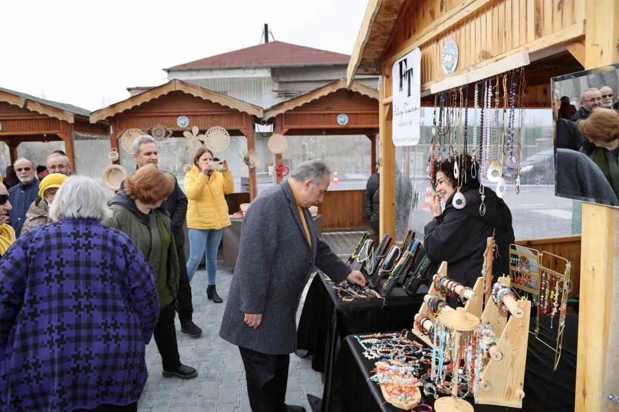 ‘maharetli Eller’ Bir Yaşında