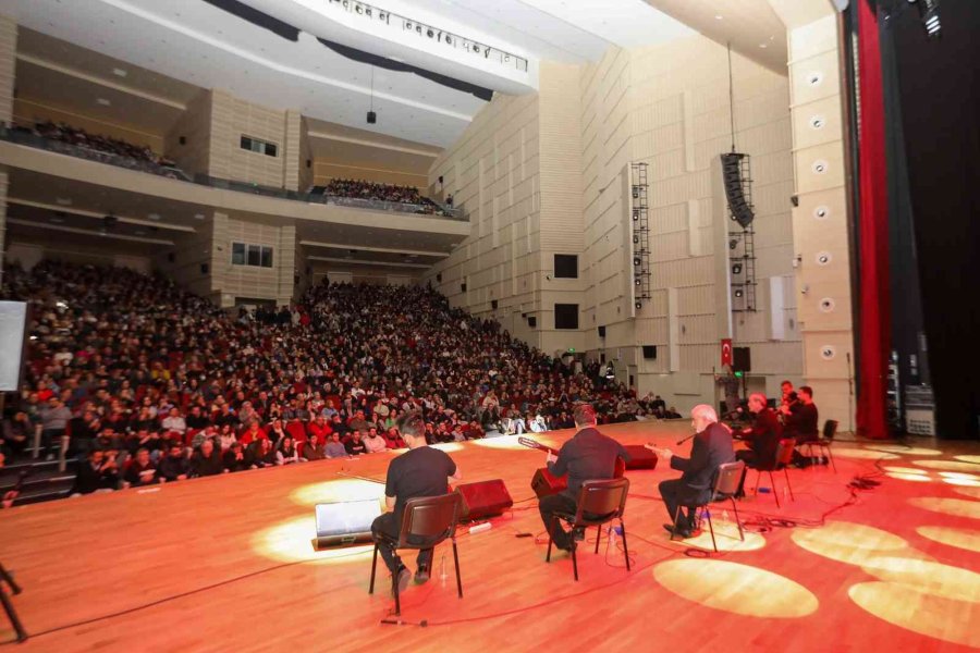 Talas’ta Cengiz Özkan Rüzgarı Esti