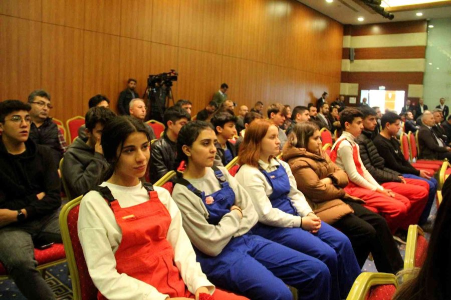 Türkiye’nin İlk Tarım Eğitim Merkezi Antalya’ya Açılacak