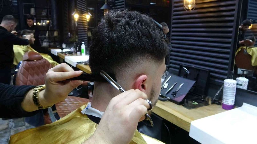 Tasarımcı Kuaför Osman Balcı, 2023 Yılı Saç Trendlerini Değerlendirdi