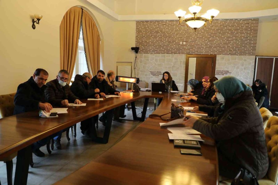 Eskişehir Çiftçisine Sebze Yetiştiriciliği Kursu Veriliyor