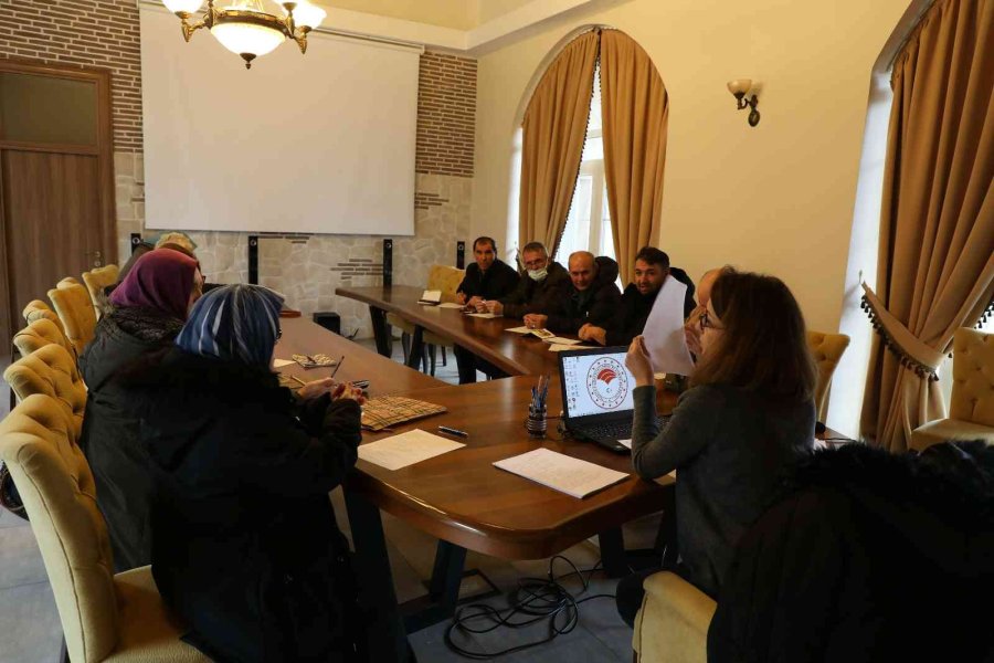 Eskişehir Çiftçisine Sebze Yetiştiriciliği Kursu Veriliyor