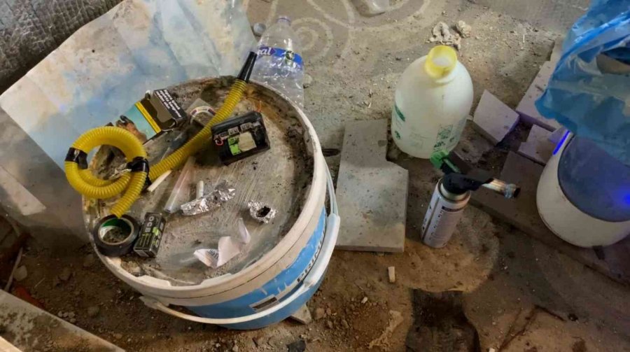 Alüminyum Folyolu Özel Odada Buhar Makinesi İle Kenevir Üretimi