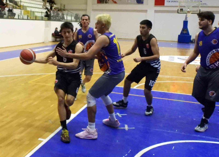 Kepez’in U18 Basketbol Takımı, Türkiye Şampiyonası’na Katılma Bileti İçin Parkeye Çıkacak