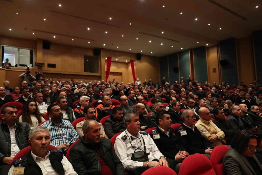 Antalya’da Resmi Plakalı Otobüsleri Büyükşehir İşletecek