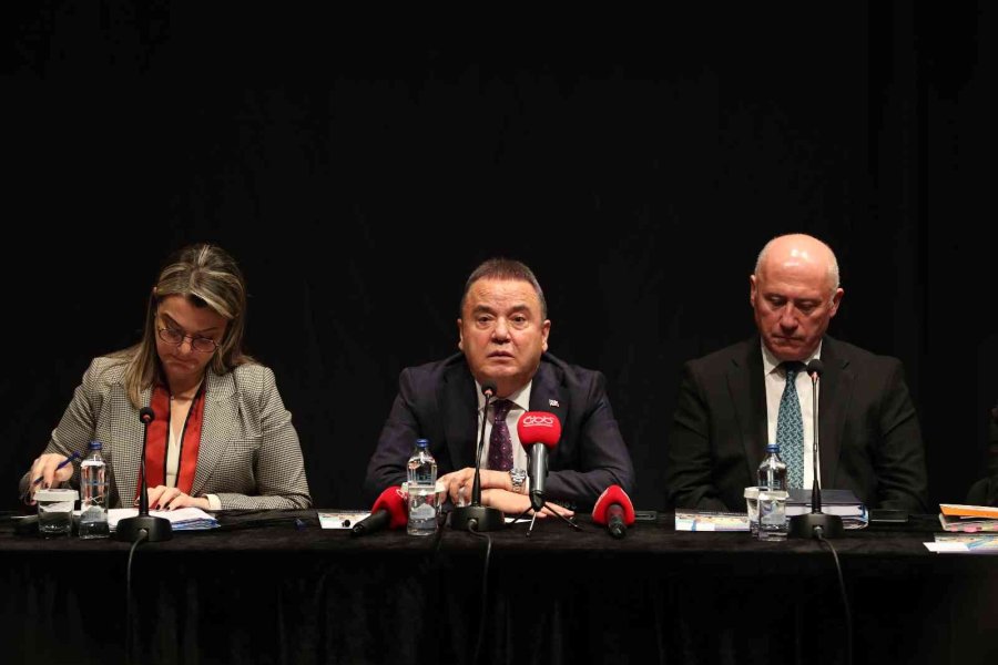 Antalya’da Resmi Plakalı Otobüsleri Büyükşehir İşletecek