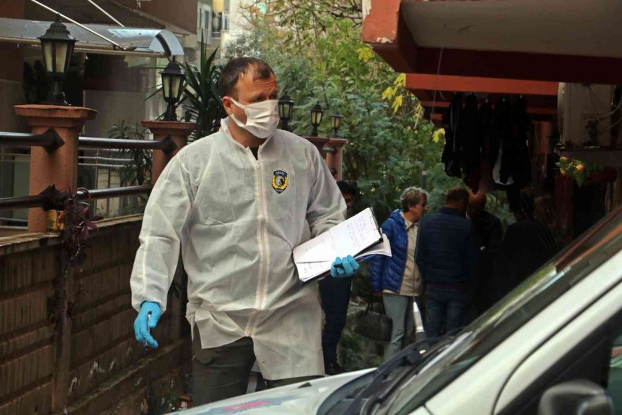 Dedesinin Öldüğü Haberini Alan Genç Kız Gözyaşlarına Boğuldu