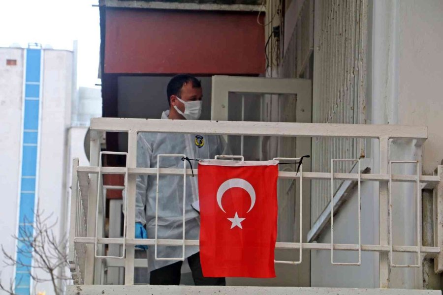 Dedesinin Öldüğü Haberini Alan Genç Kız Gözyaşlarına Boğuldu