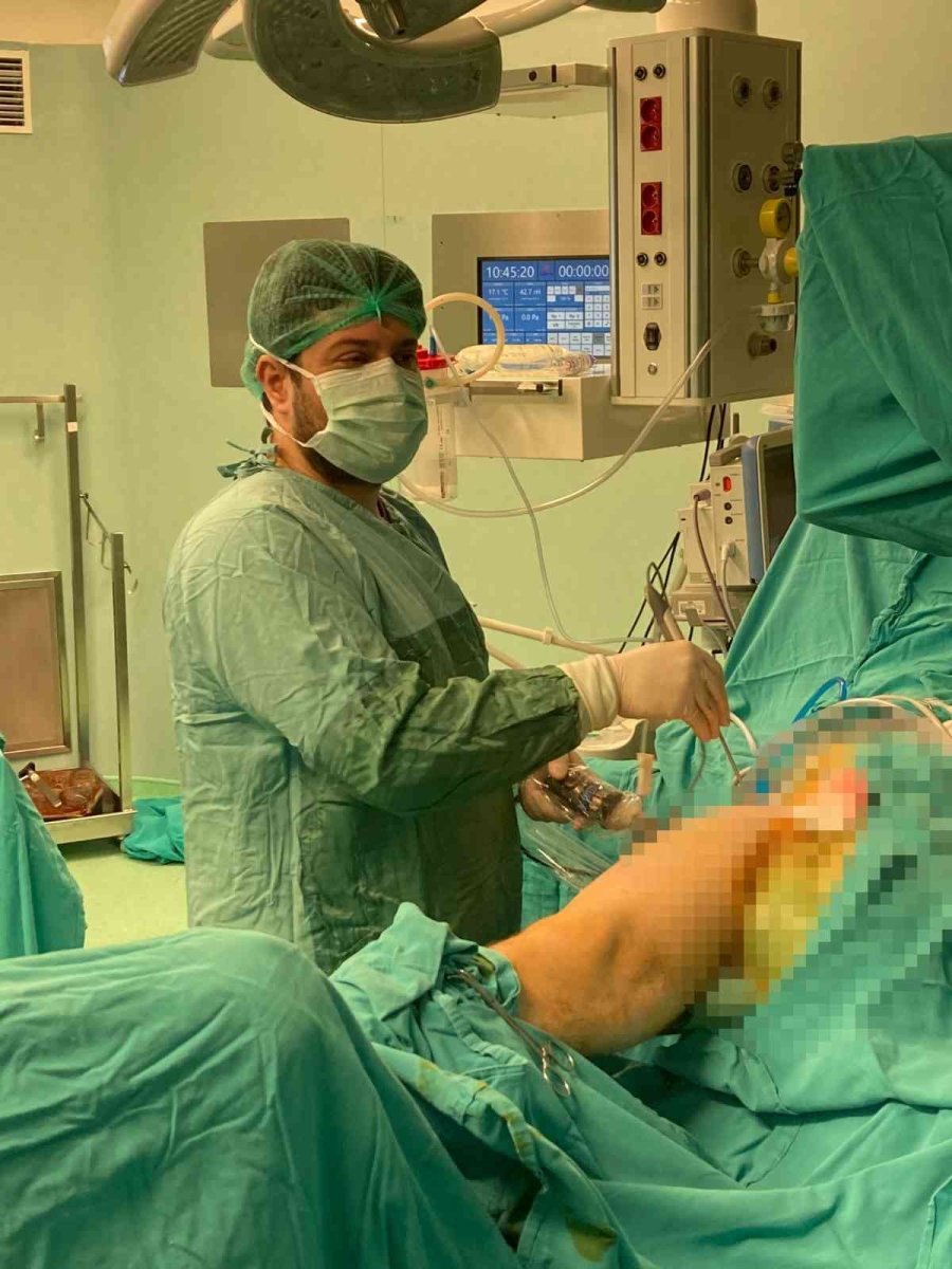 3 Aydır Yürüyemeyen Eski Futbolcu Ameliyat Sonrası Sahalara Dönmeye Hazırlanıyor