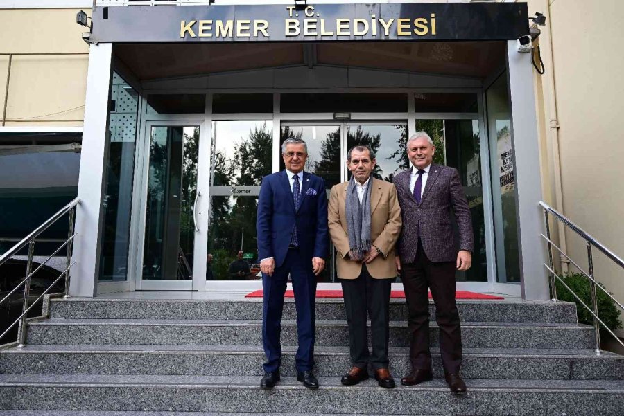 Galatasaray Başkanı Dursun Özbek, Kemer’de Ziyaretlerde Bulundu