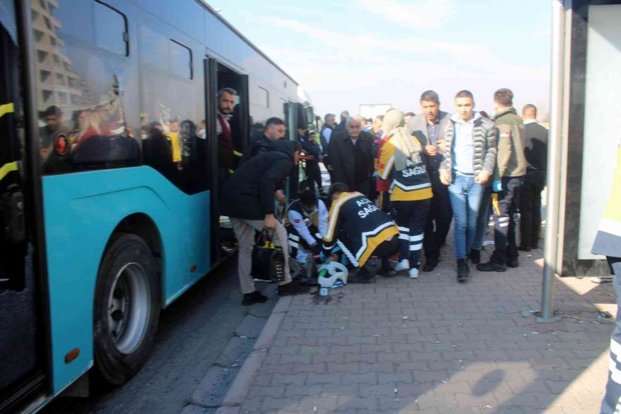 Kayseri’de Halk Otobüsleri Çarpıştı, Can Pazarı Yaşandı: 29 Yaralı