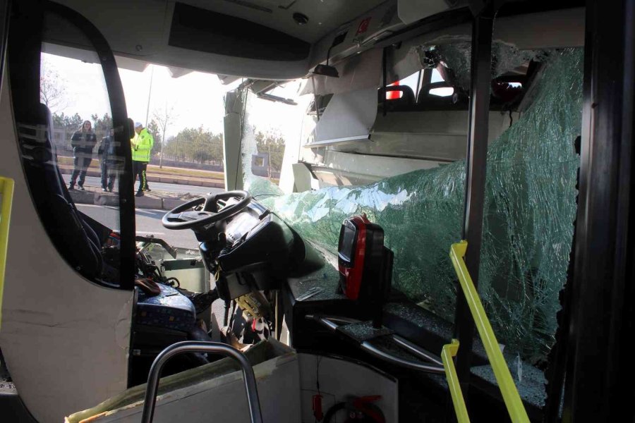 Kayseri’de Halk Otobüsleri Çarpıştı, Can Pazarı Yaşandı: 29 Yaralı