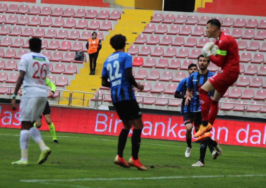 Ziraat Türkiye Kupası: Dg Sivasspor: 3 - Karacabey Belediyespor: 0