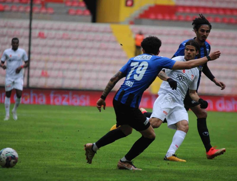 Ziraat Türkiye Kupası: Dg Sivasspor: 3 - Karacabey Belediyespor: 0