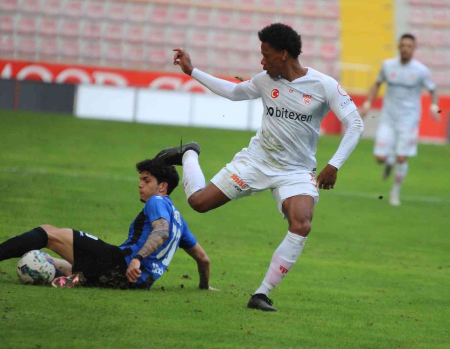 Ziraat Türkiye Kupası: Dg Sivasspor: 3 - Karacabey Belediyespor: 0