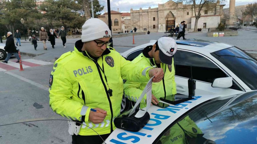 Aksaray’da Hatalı Parklara Geçit Yok: 43 Araca 18 Bin 748 Tl Ceza