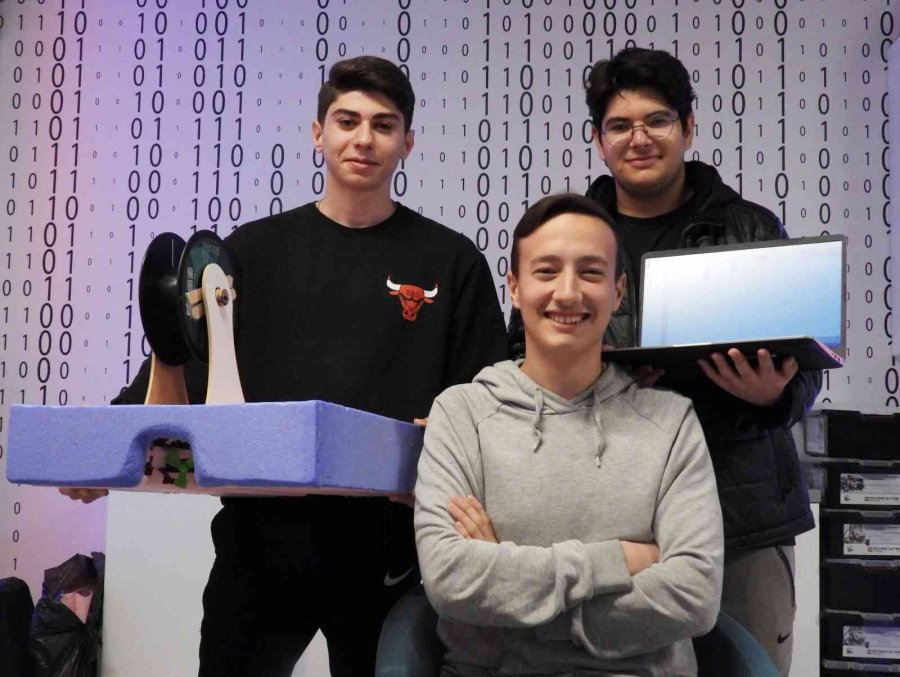 Kepezli Öğrencilerden Deniz Temizliği Aracı