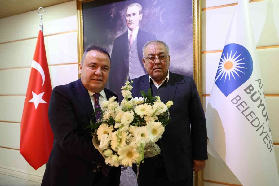 Başkan Böcek Muhtarların Sorunlarını Dinledi