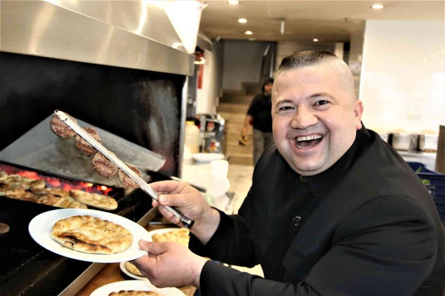 Kim Jong-un’a Benzerliği İle Ün Saldı, Dünyanın Dört Bir Tarafından Teklif Yağıyor